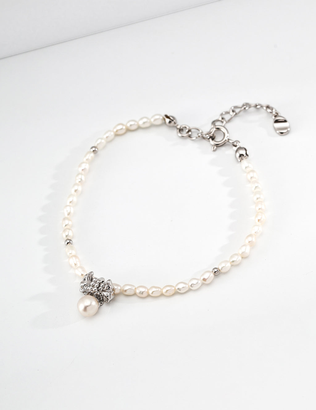 S925 Silver Natural Pearl Bracelet with Gold Bow Charm LOJ55