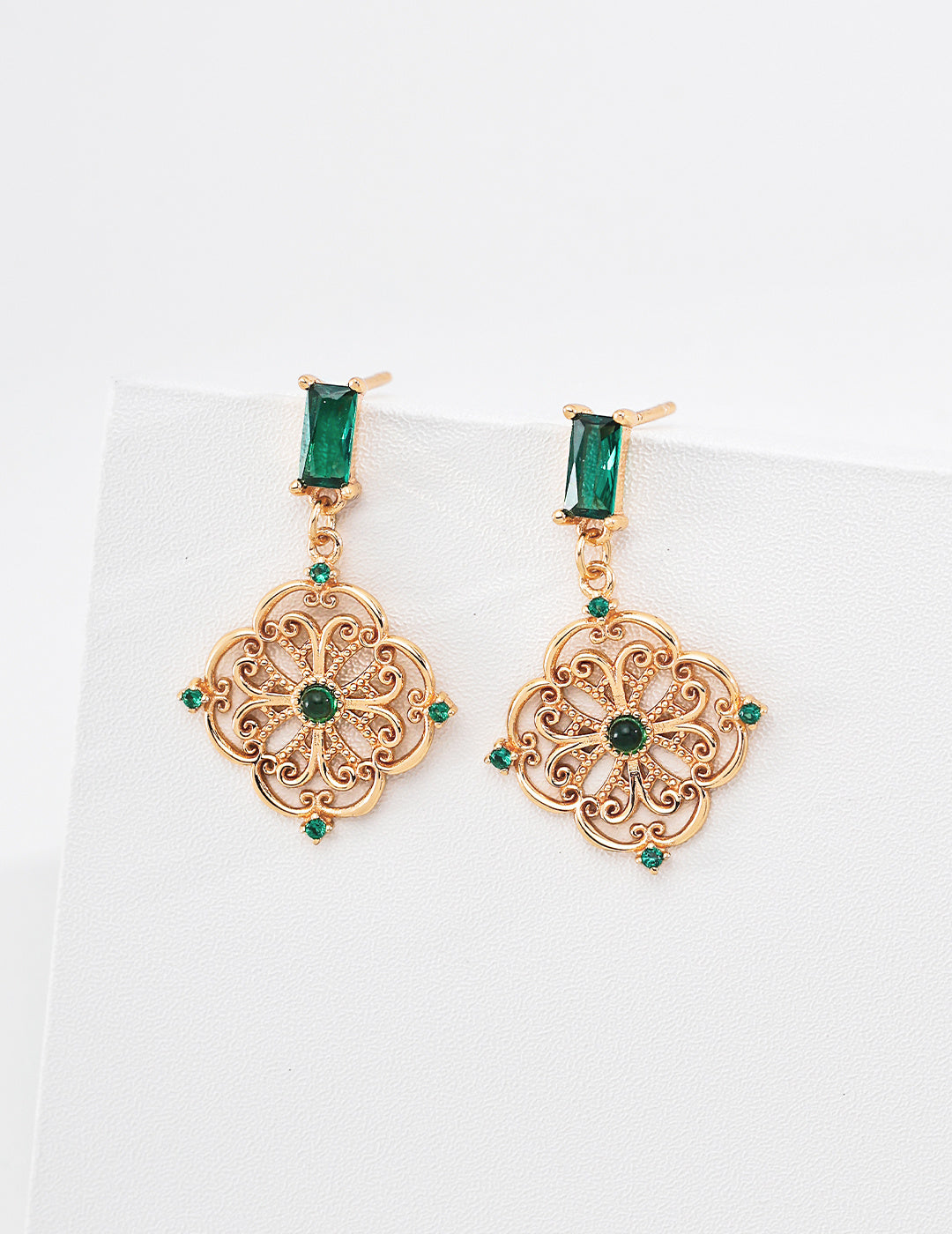S925 Silver Emerald Green CZ Filigree Medallion Drop Earrings LOJ63
