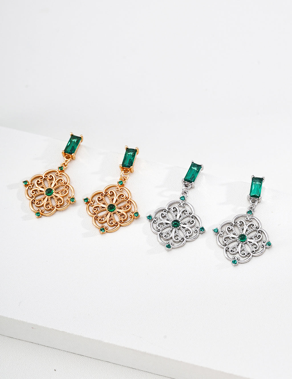 S925 Silver Emerald Green CZ Filigree Medallion Drop Earrings LOJ63