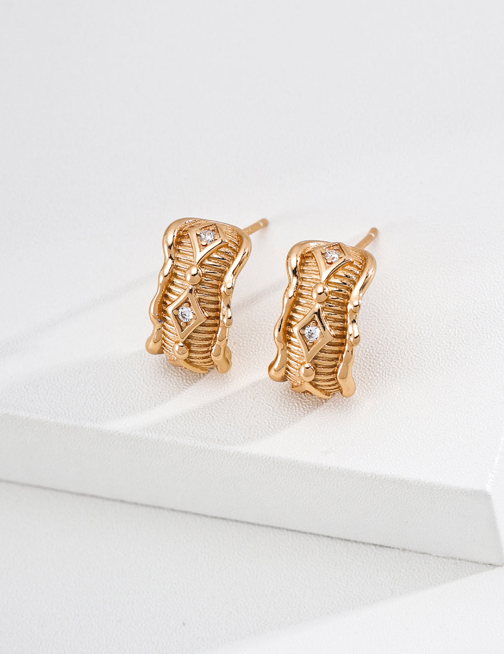 S925 Silver Vintage Ribbed Barrel CZ Stud Earrings LOJ72