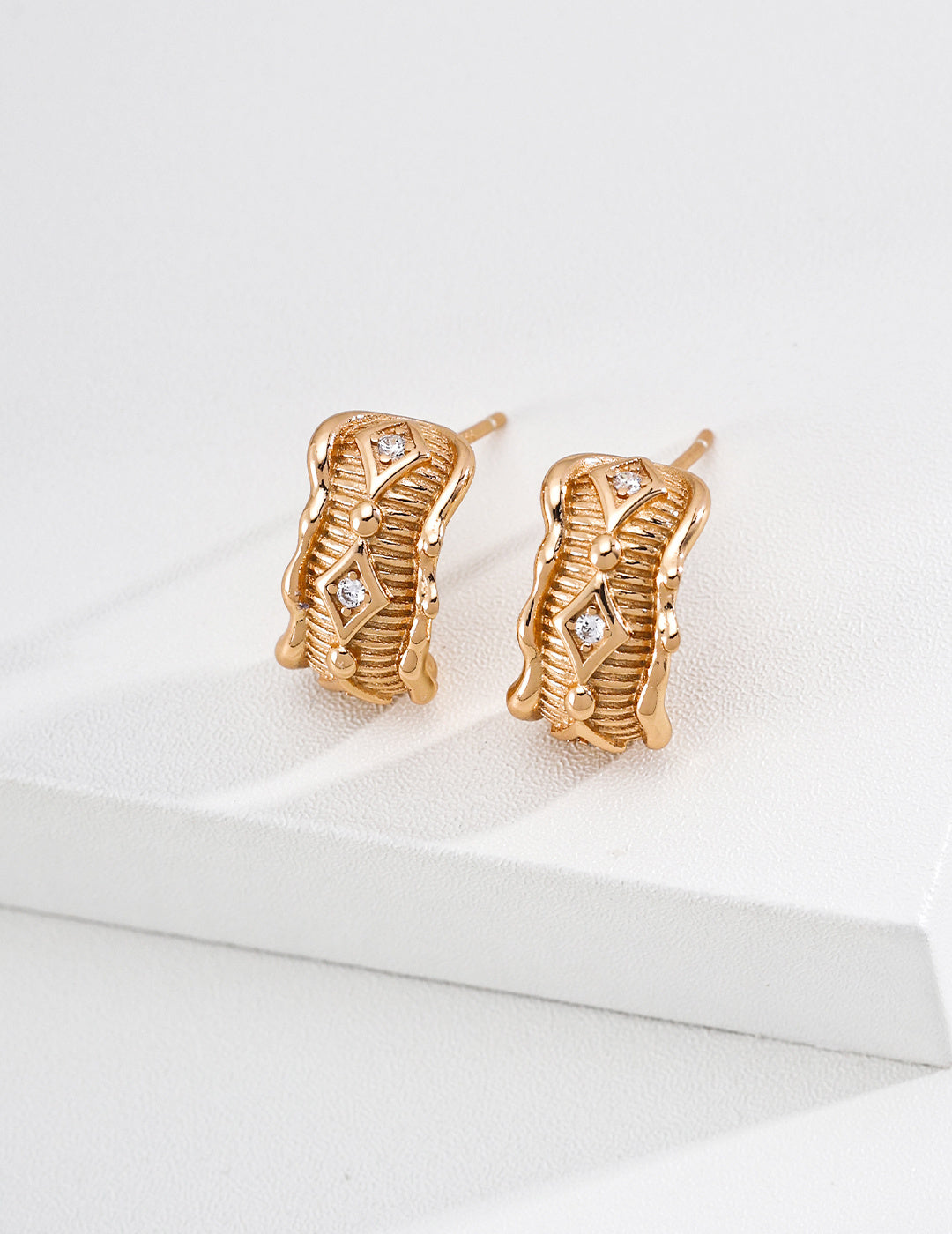 S925 Silver Vintage Ribbed Barrel CZ Stud Earrings LOJ72