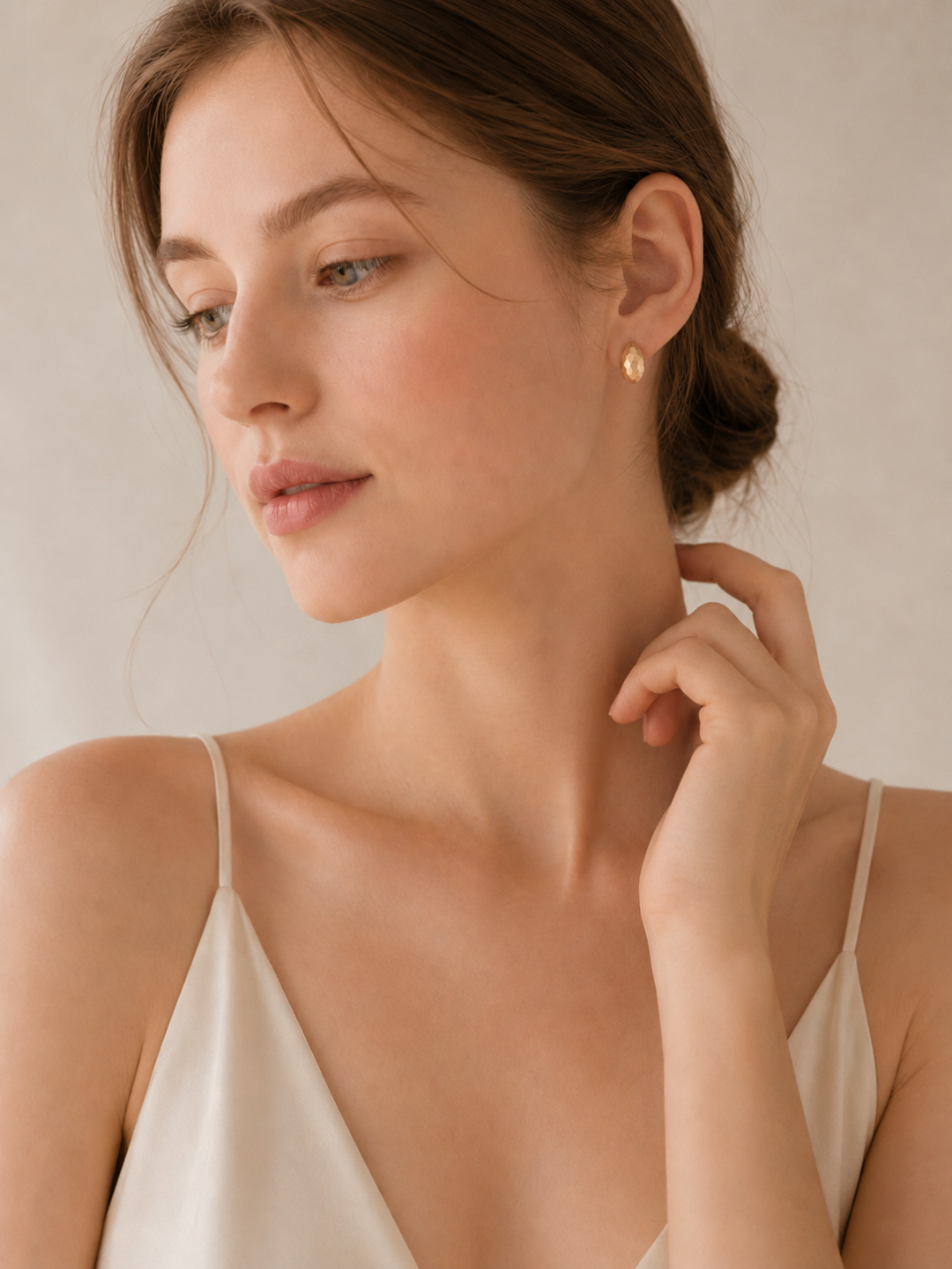 S925 Silver Faceted Teardrop Stud Earrings with Hand-Filed Texture LOJ79