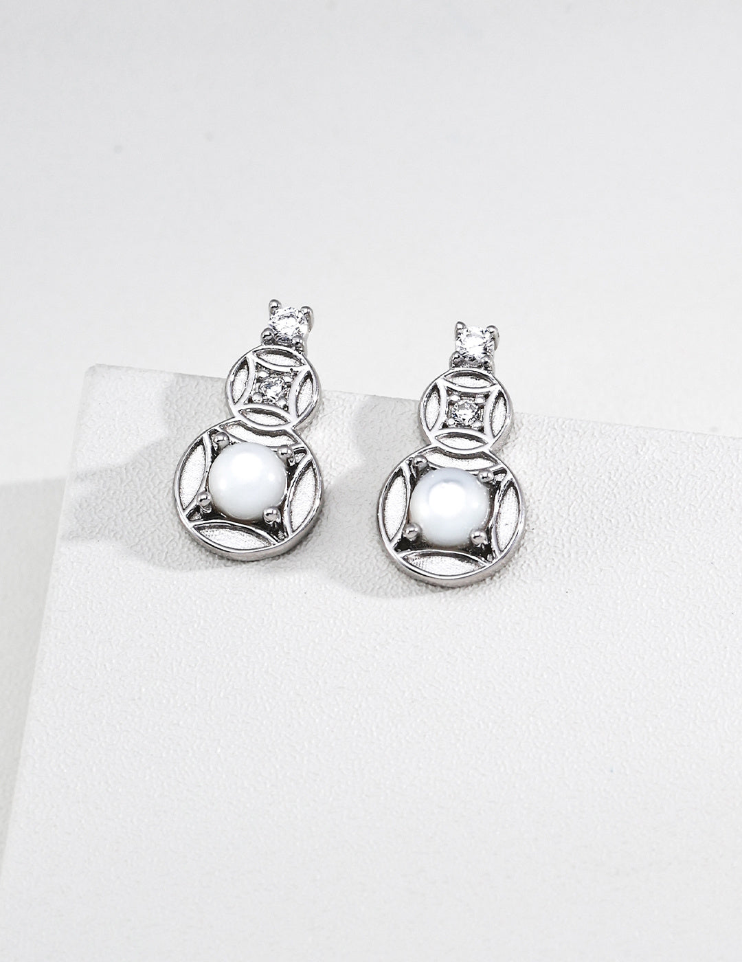S925 Silver Fortune Gourd Mother of Pearl & CZ Stud Earrings LOJ107