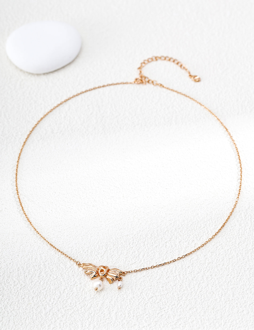 S925 Silver Vintage Gold Sculptural Bow & Natural Pearl Drop Necklace LOJ102