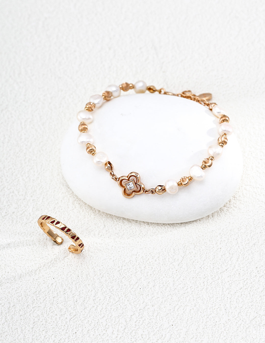 S925 Silver Natural Baroque Pearl & CZ Clover Charm Bracelet | Vintage Gold LOJ106