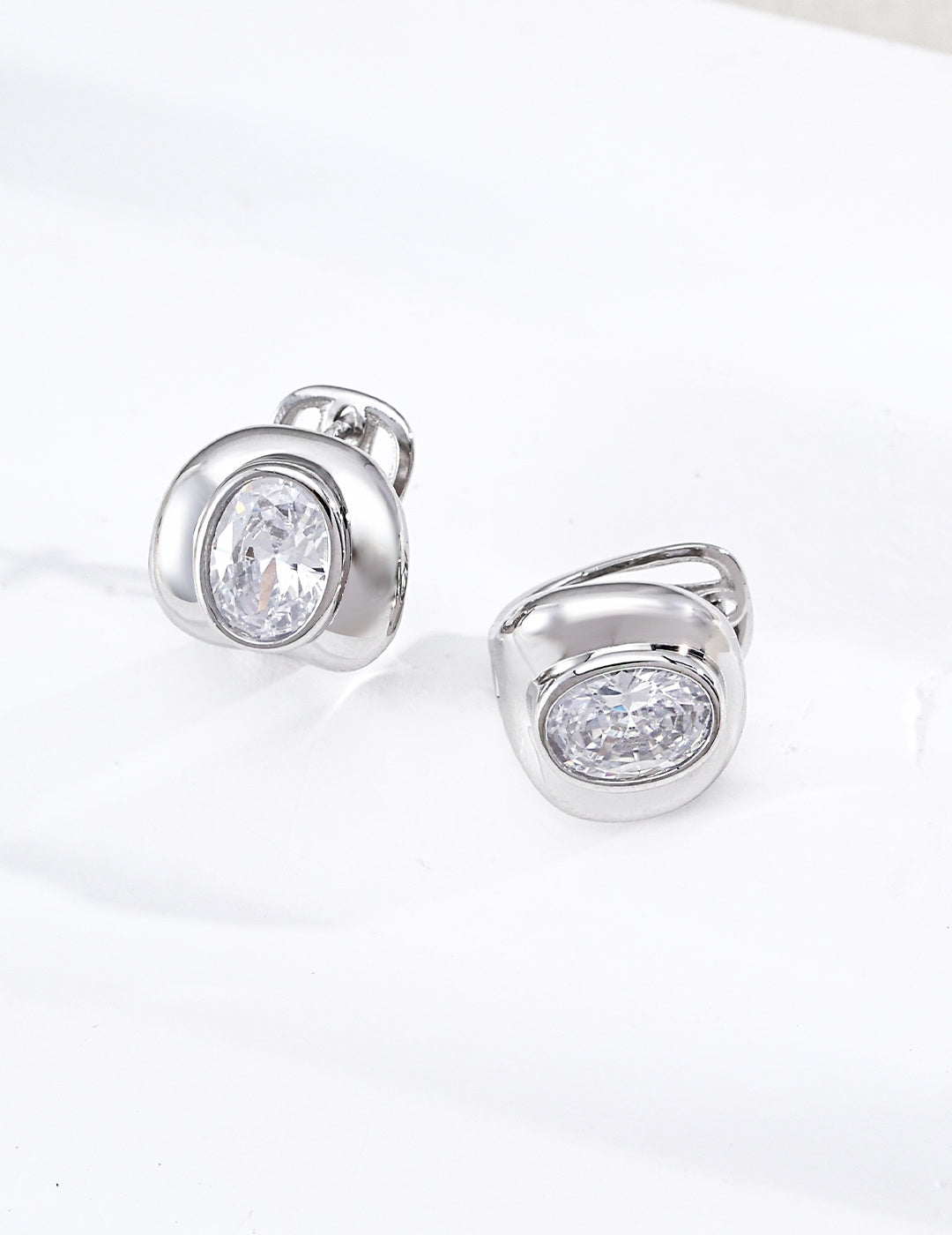 S925 Silver CZ Huggie Earrings | Vintage Gold Minimalist LOJ90