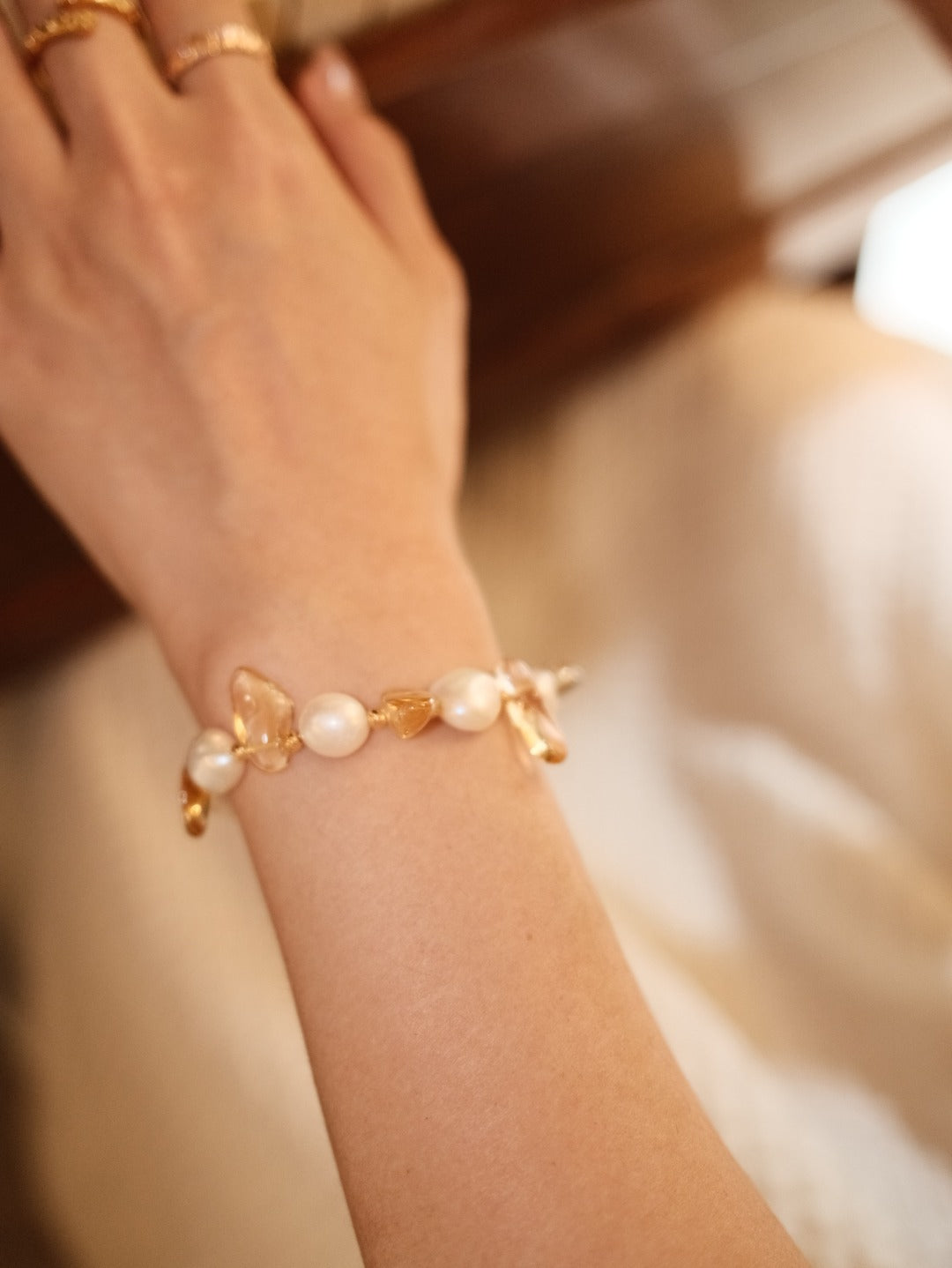 S925 Silver Natural Pearl & Crystal Bracelet | Vintage Gold LOJ163