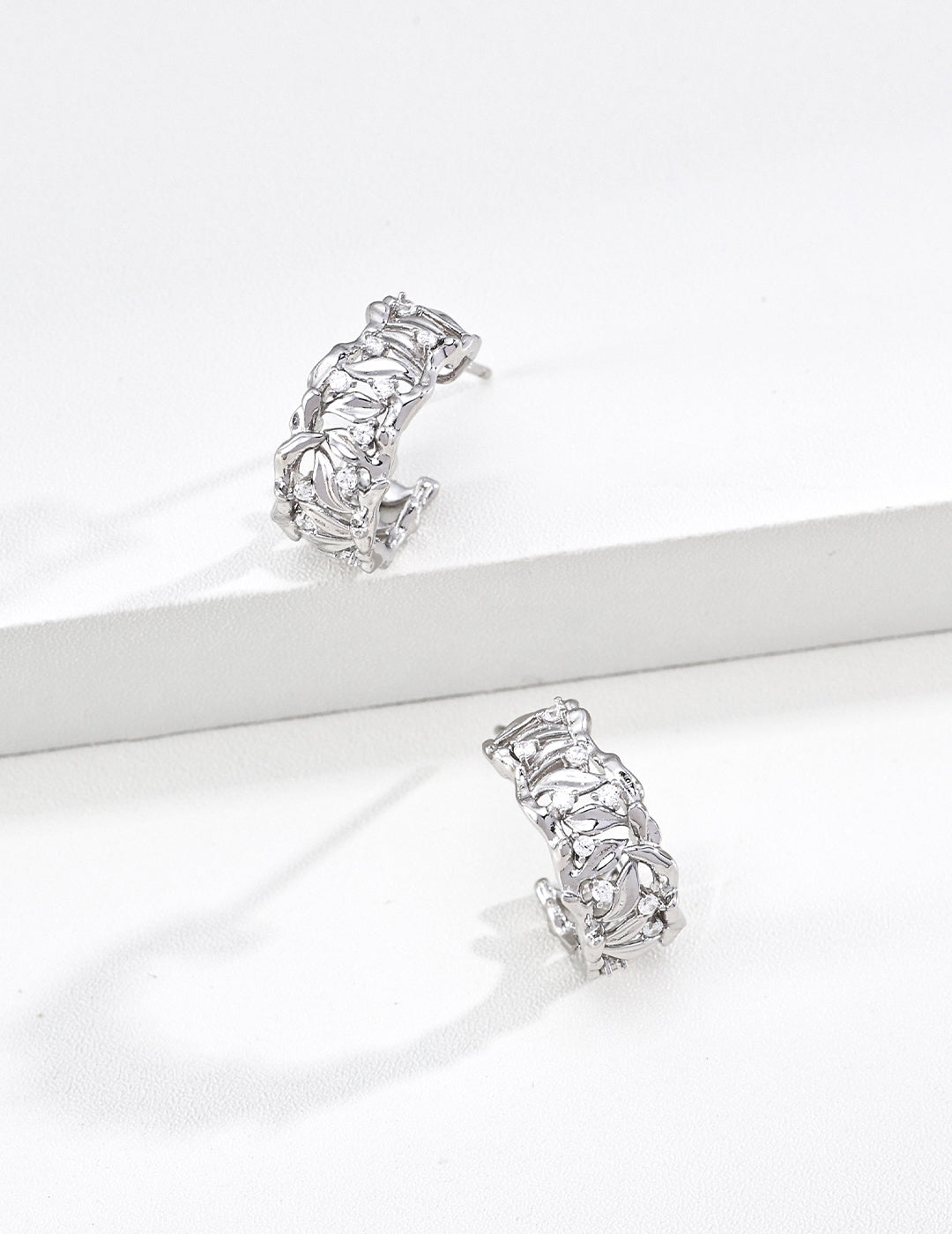 S925 Silver Botanical Leaf CZ Huggie Hoop Earrings | Vintage Gold & Platinum LOJ128
