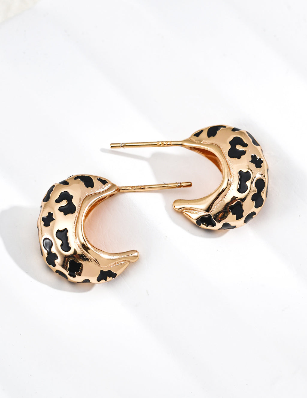 S925 Silver Leopard Enamel Chunky C-Hoop Earrings | Vintage Gold LOJ144