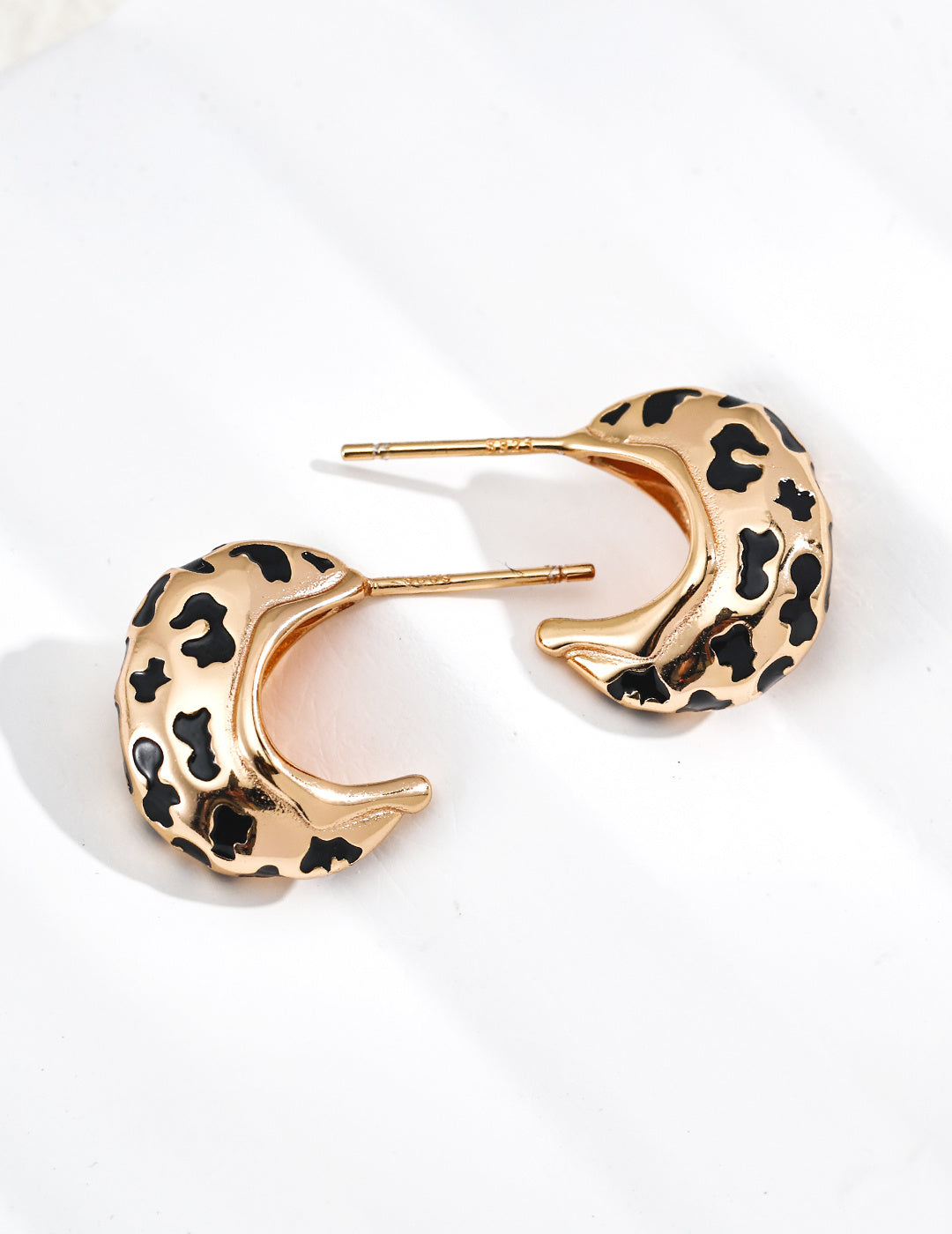 S925 Silver Leopard Enamel Chunky C-Hoop Earrings | Vintage Gold LOJ144