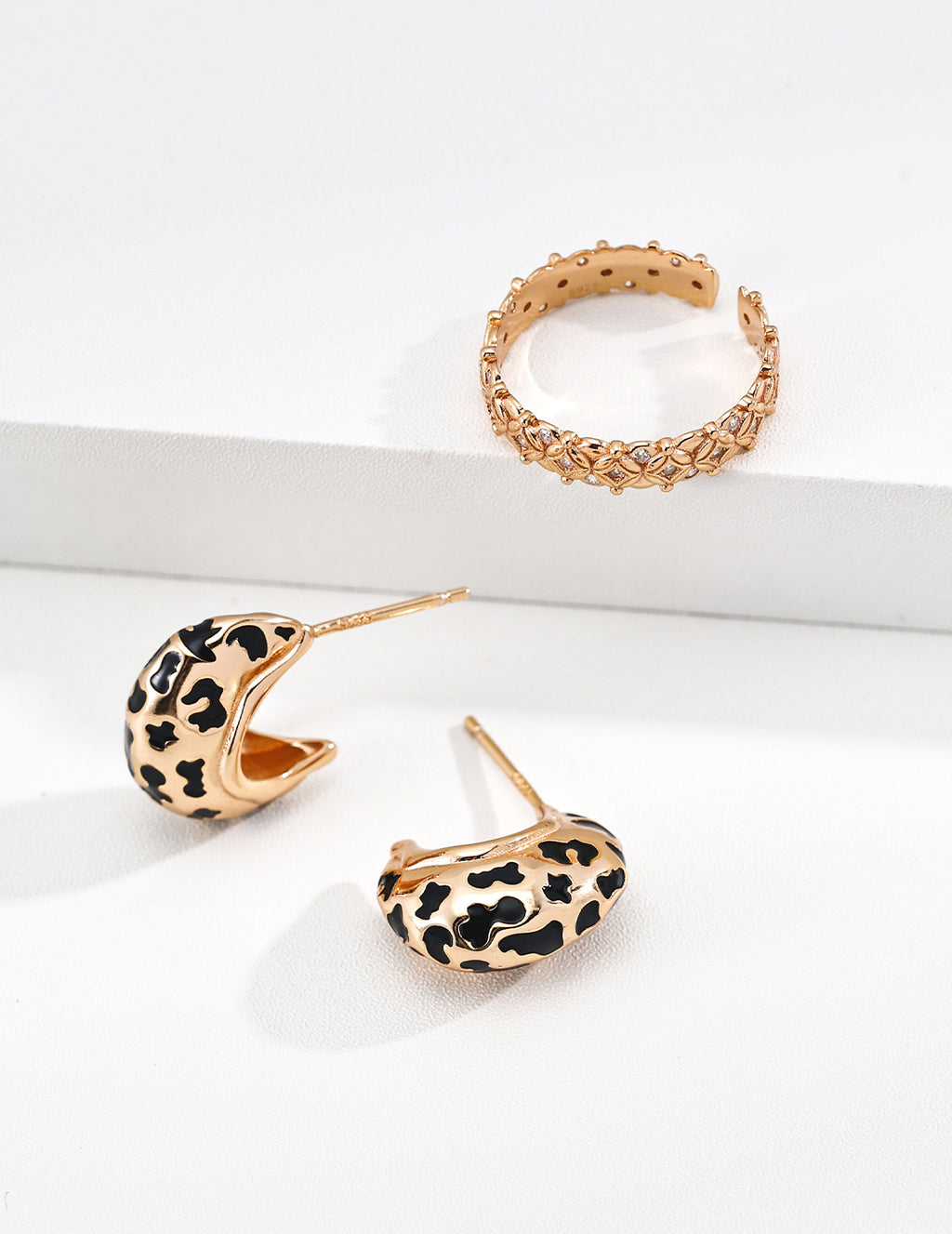 S925 Silver Leopard Enamel Chunky C-Hoop Earrings | Vintage Gold LOJ144