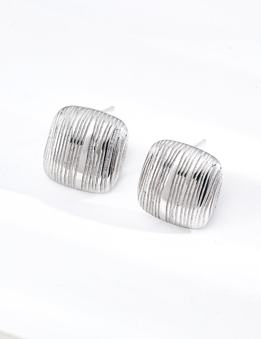 S925 Silver Ribbed Cushion Square Stud Earrings | Vintage Gold & Platinum White LOJ155