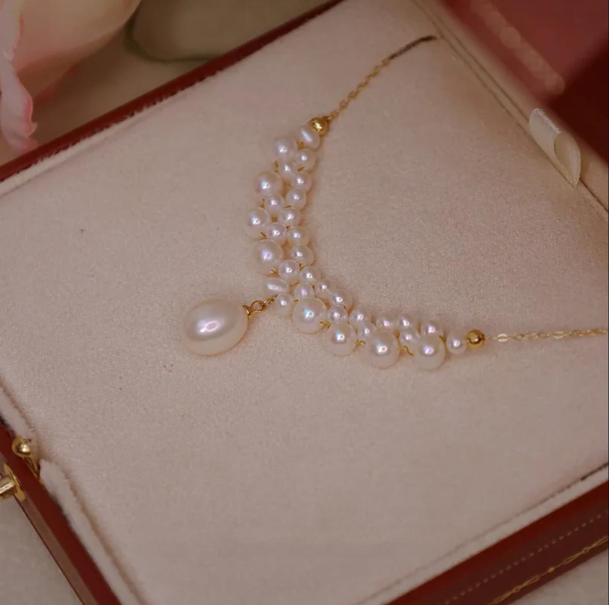 Freshwater Pearl Necklace with 18K Gold Chain for Wedding Brides