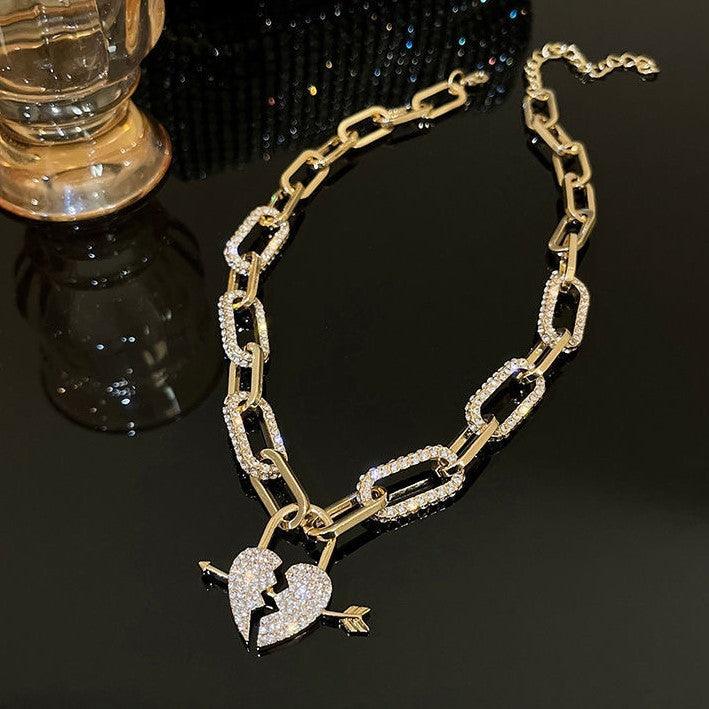 💖18K Gold Clavicle Necklace Diamond Broken Heart Pendant with Arrow 