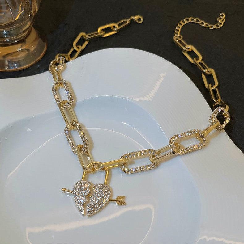 💖18K Gold Clavicle Necklace Diamond Broken Heart Pendant with Arrow 