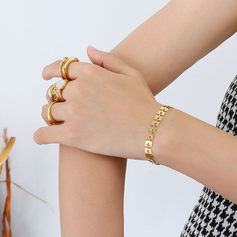 Light luxury geometric card bracelet titanium steel women's plated 18k gold bracelet jewelry