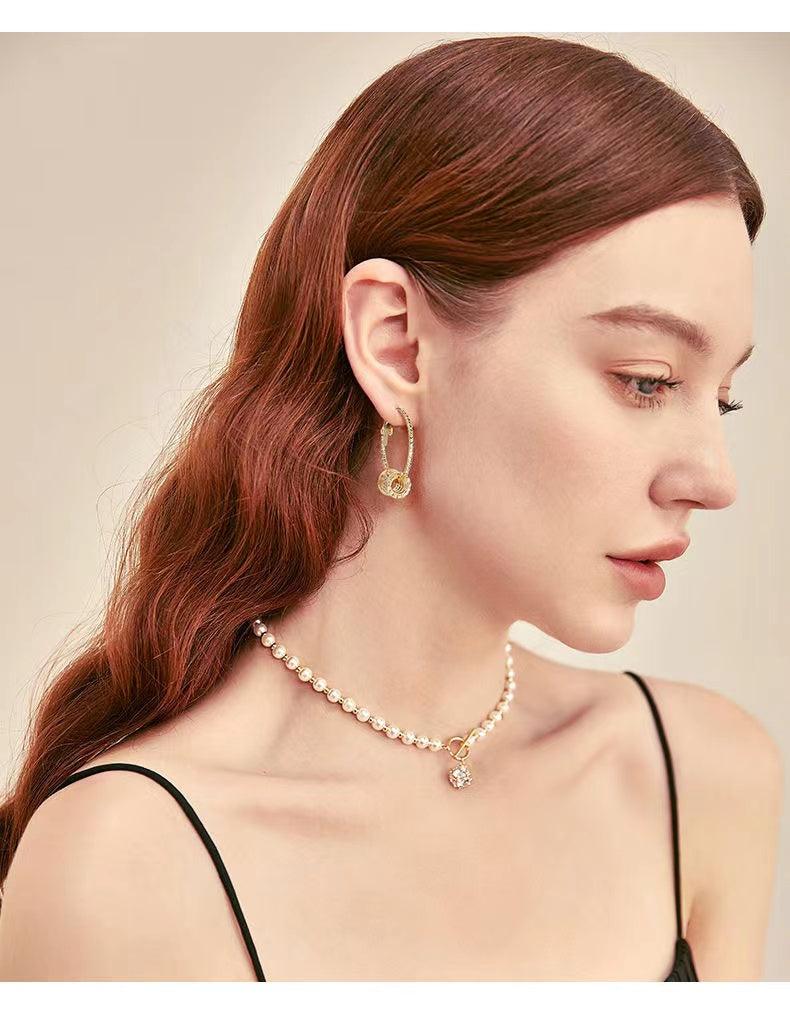 Roman Letter Hoop Earrings 服饰与配饰 PDD 