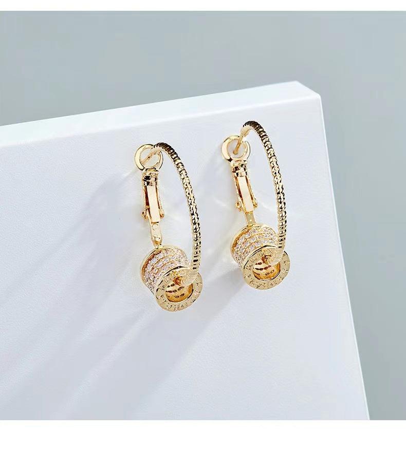 Roman Letter Hoop Earrings 服饰与配饰 PDD 